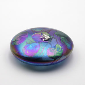 Frog lily Trail Disc Paperweight in Aquamarine