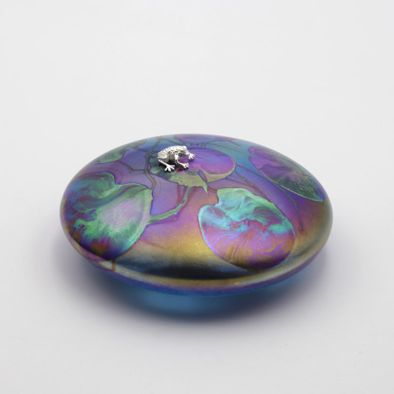 Frog lily Trail Disc Paperweight in Aquamarine