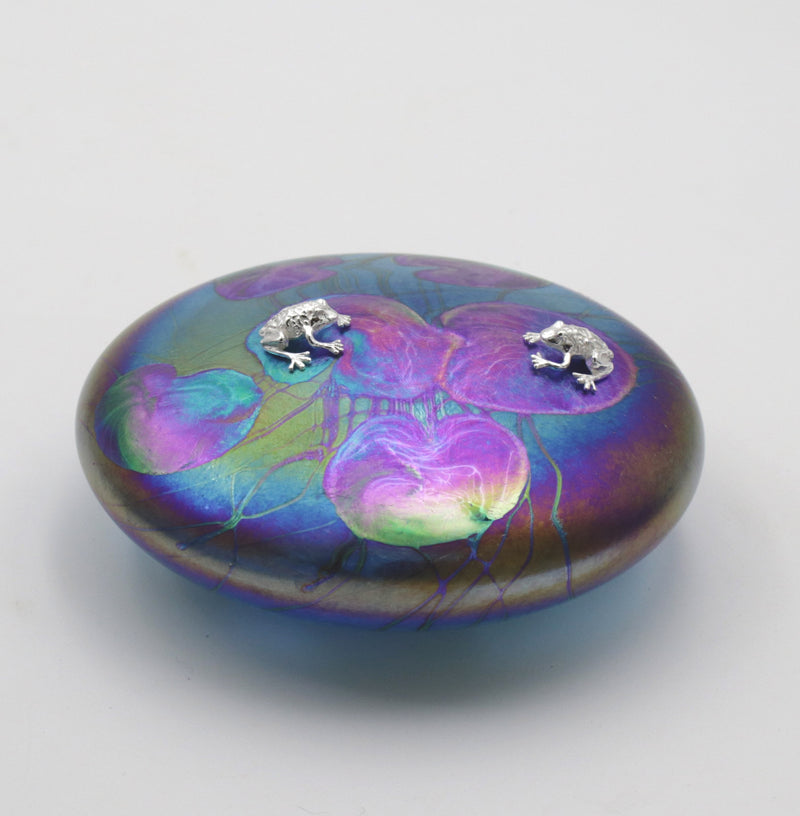 Lily Pad Disc with Silver Frogs